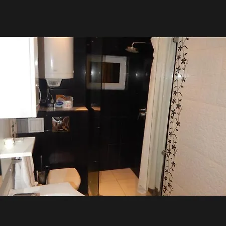 Ivet Guest Πανσιόν 3*